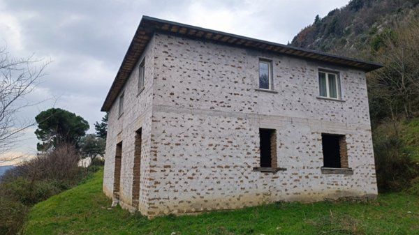casa indipendente in vendita a Sora