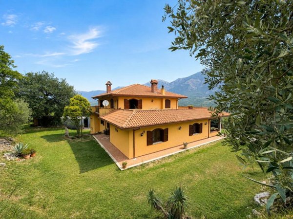 casa indipendente in vendita a Sora