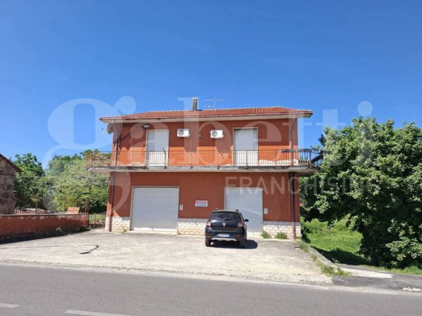 casa indipendente in vendita a Sora in zona Carnello