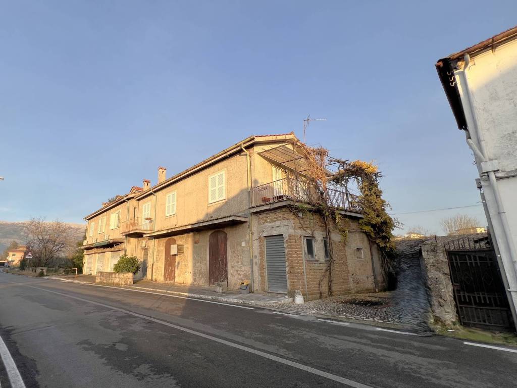 casa indipendente in vendita a Sora