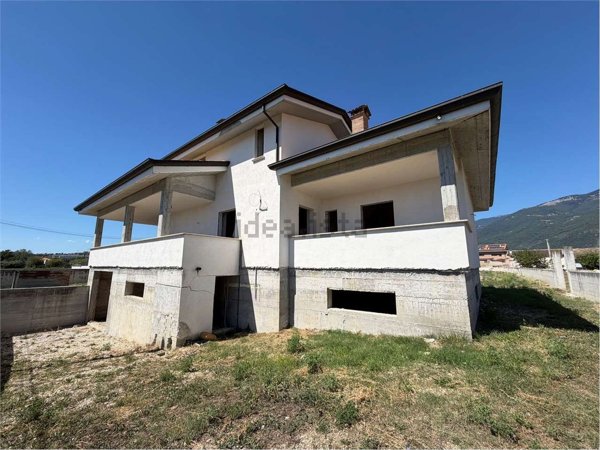 casa indipendente in vendita a Sora