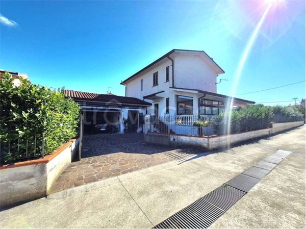 casa indipendente in vendita a Sora