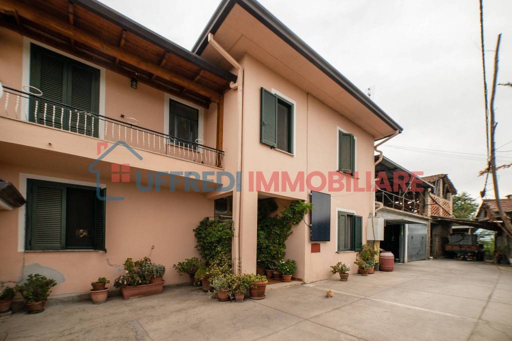 casa indipendente in vendita a Strangolagalli