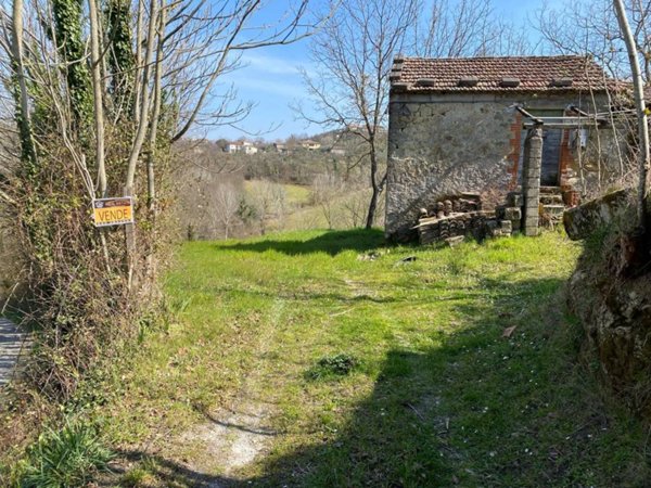 casa indipendente in vendita a Strangolagalli