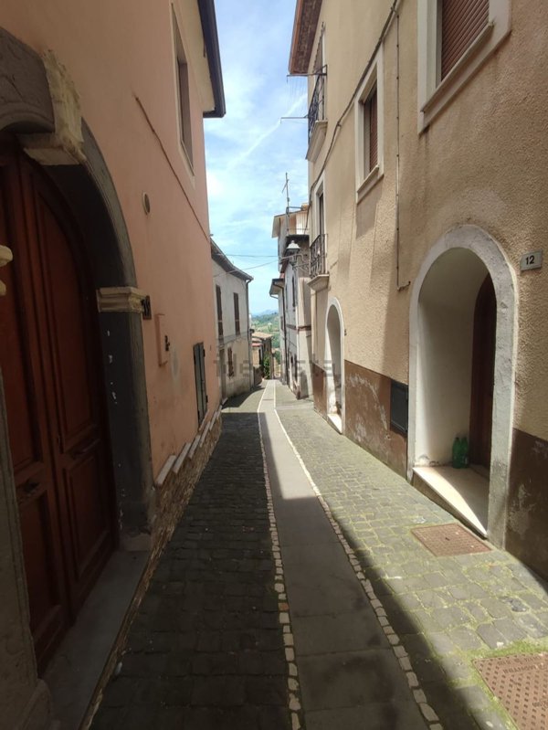 casa indipendente in vendita a Strangolagalli