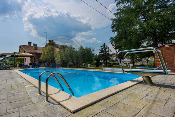 casa indipendente in vendita a Strangolagalli