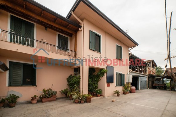 casa indipendente in vendita a Strangolagalli