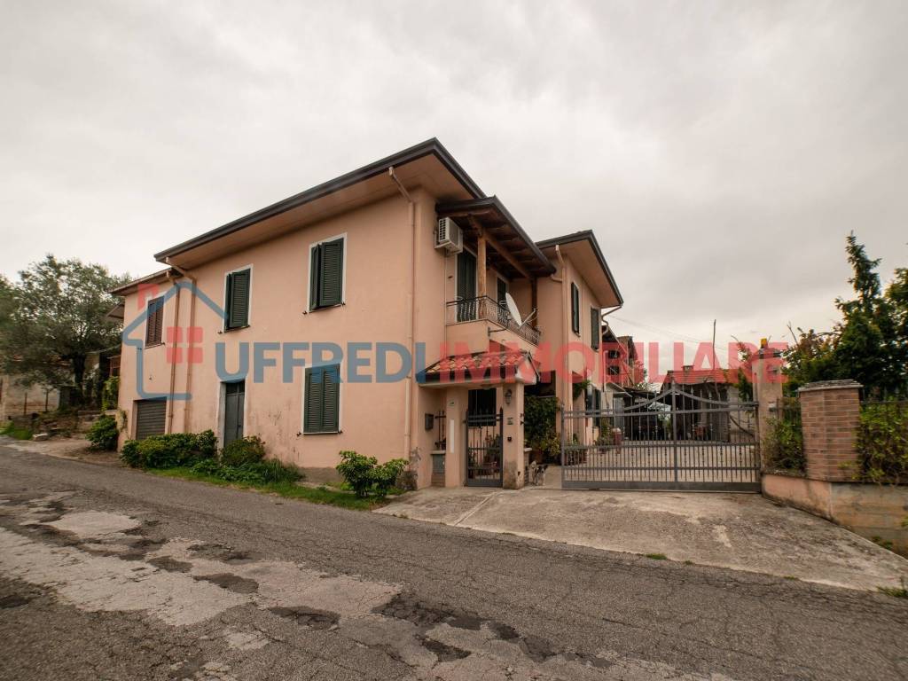 casa indipendente in vendita a Strangolagalli