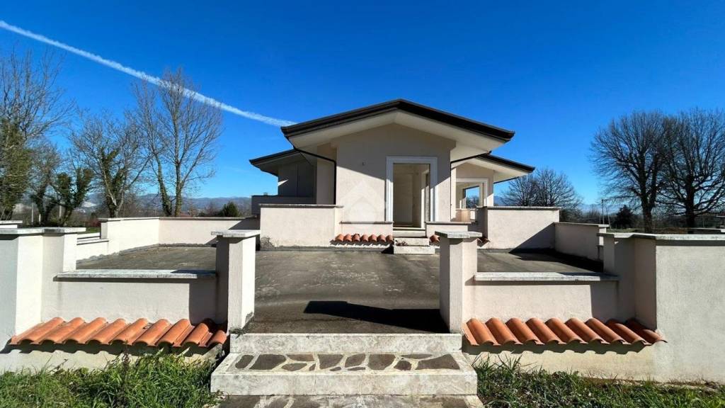 casa indipendente in vendita a Supino