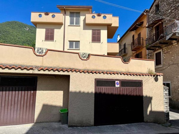 casa indipendente in vendita a Supino