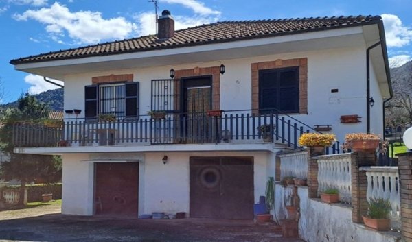 casa indipendente in vendita a Supino