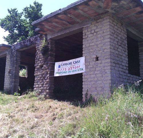 casa indipendente in vendita a Supino