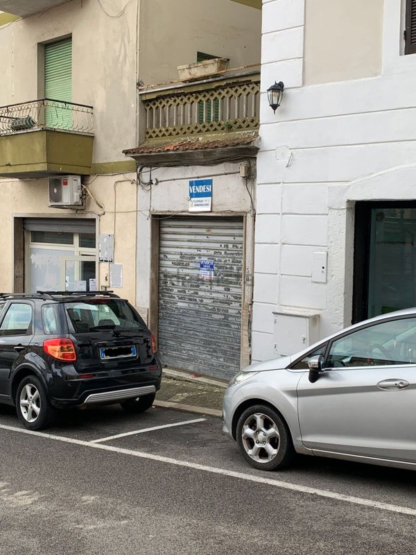 locale commerciale in vendita a Supino