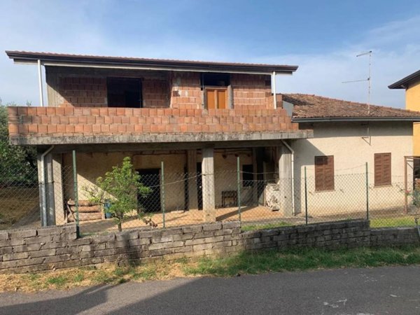 casa indipendente in vendita a Supino