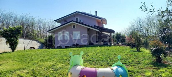 casa indipendente in vendita a Supino