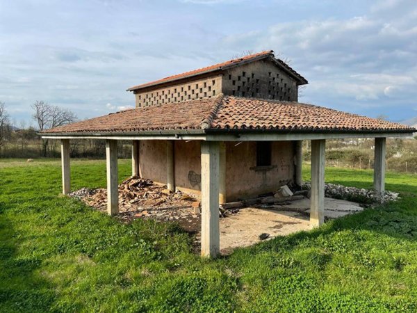 casa indipendente in vendita a Supino