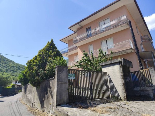 intera palazzina in vendita a Supino