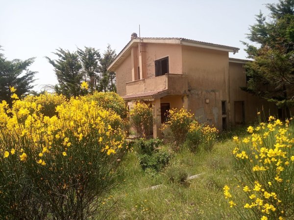 casa indipendente in vendita a Torre Cajetani