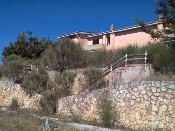 casa indipendente in vendita a Torre Cajetani