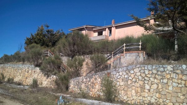 casa indipendente in vendita a Torre Cajetani