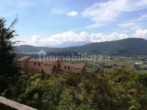 casa indipendente in vendita a Torre Cajetani