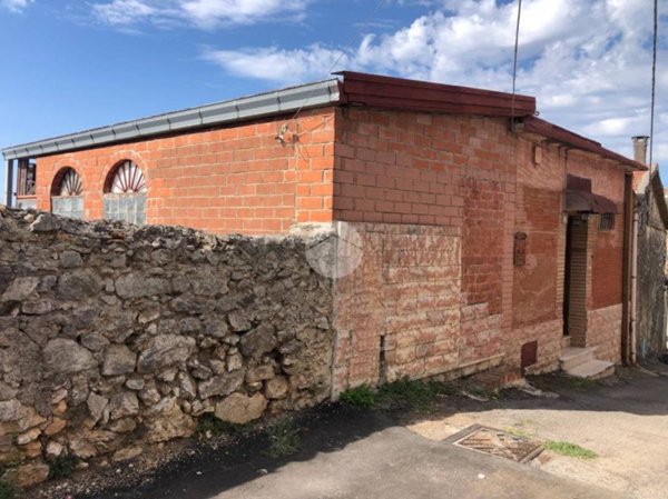 casa indipendente in vendita a Torre Cajetani