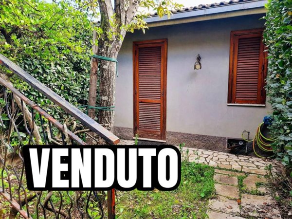 casa indipendente in vendita a Torre Cajetani