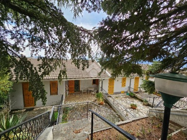 casa indipendente in vendita a Torre Cajetani
