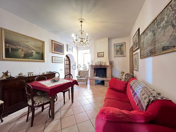 casa indipendente in vendita a Torre Cajetani