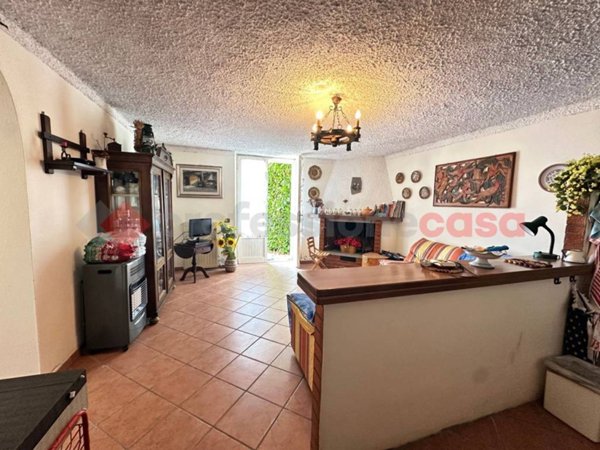 casa indipendente in vendita a Torre Cajetani