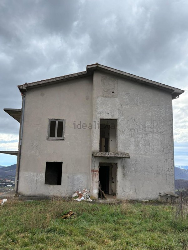 casa indipendente in vendita a Torre Cajetani