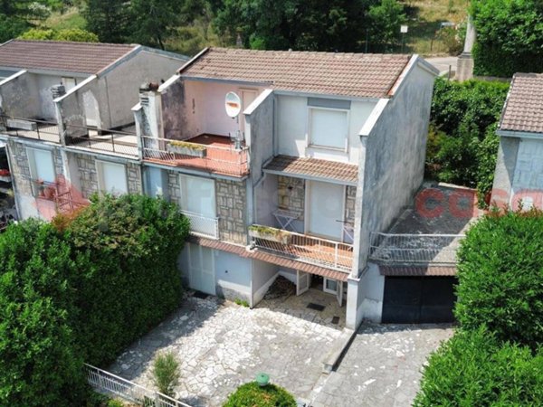 casa indipendente in vendita a Torre Cajetani