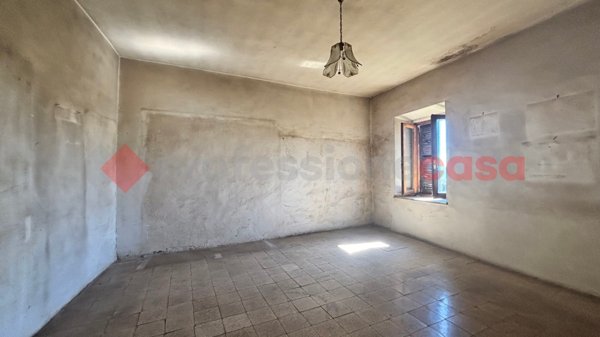 casa indipendente in vendita a Torre Cajetani