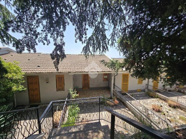 casa indipendente in vendita a Torre Cajetani