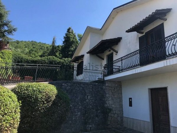 casa indipendente in vendita a Torre Cajetani