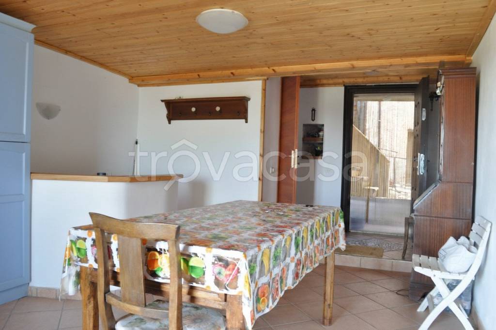 casa indipendente in vendita a Torre Cajetani