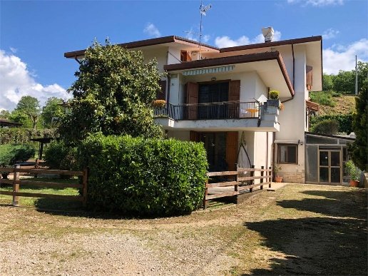 casa indipendente in vendita a Torre Cajetani