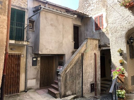 casa indipendente in vendita a Torre Cajetani
