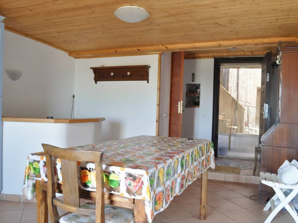 casa indipendente in vendita a Torre Cajetani