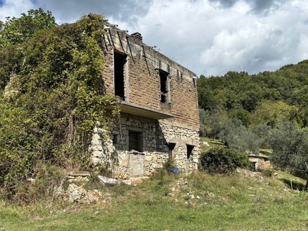casale in vendita a Torre Cajetani
