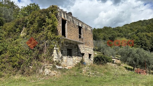 casa indipendente in vendita a Torre Cajetani