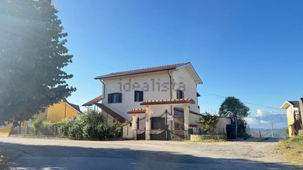 casa indipendente in vendita a Torre Cajetani