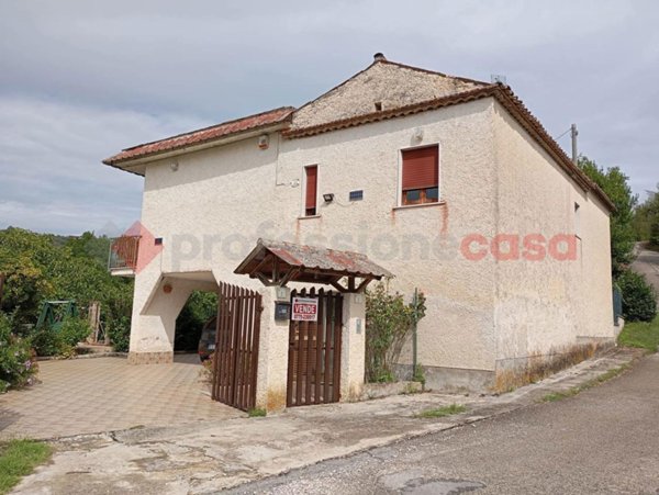 casa indipendente in vendita a Torrice