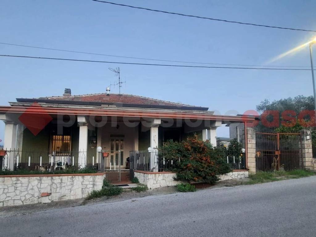 casa indipendente in vendita a Torrice