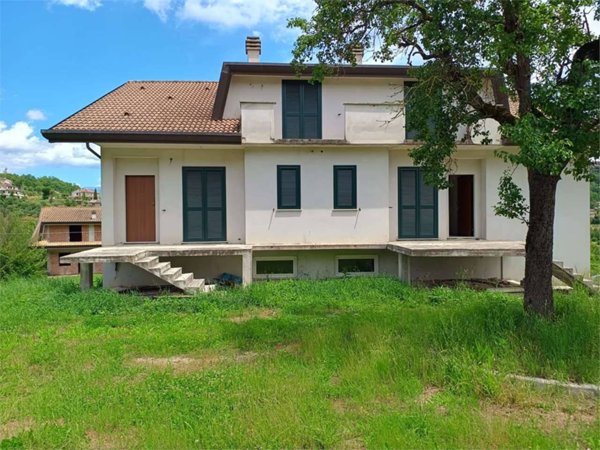 casa indipendente in vendita a Torrice