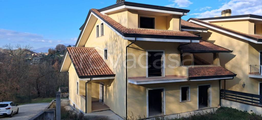 casa indipendente in vendita a Torrice