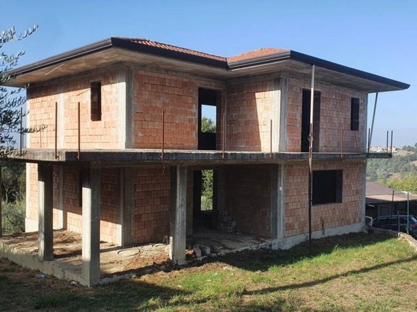 casa indipendente in vendita a Torrice