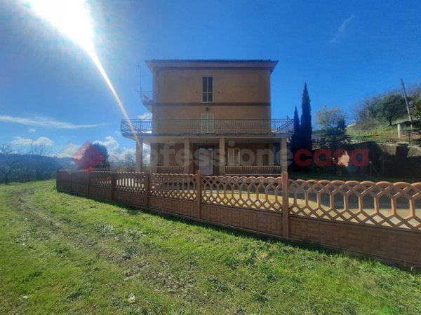 casa indipendente in vendita a Torrice