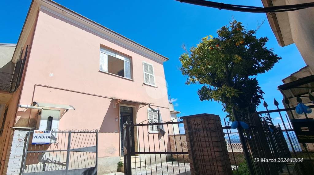 casa indipendente in vendita a Torrice