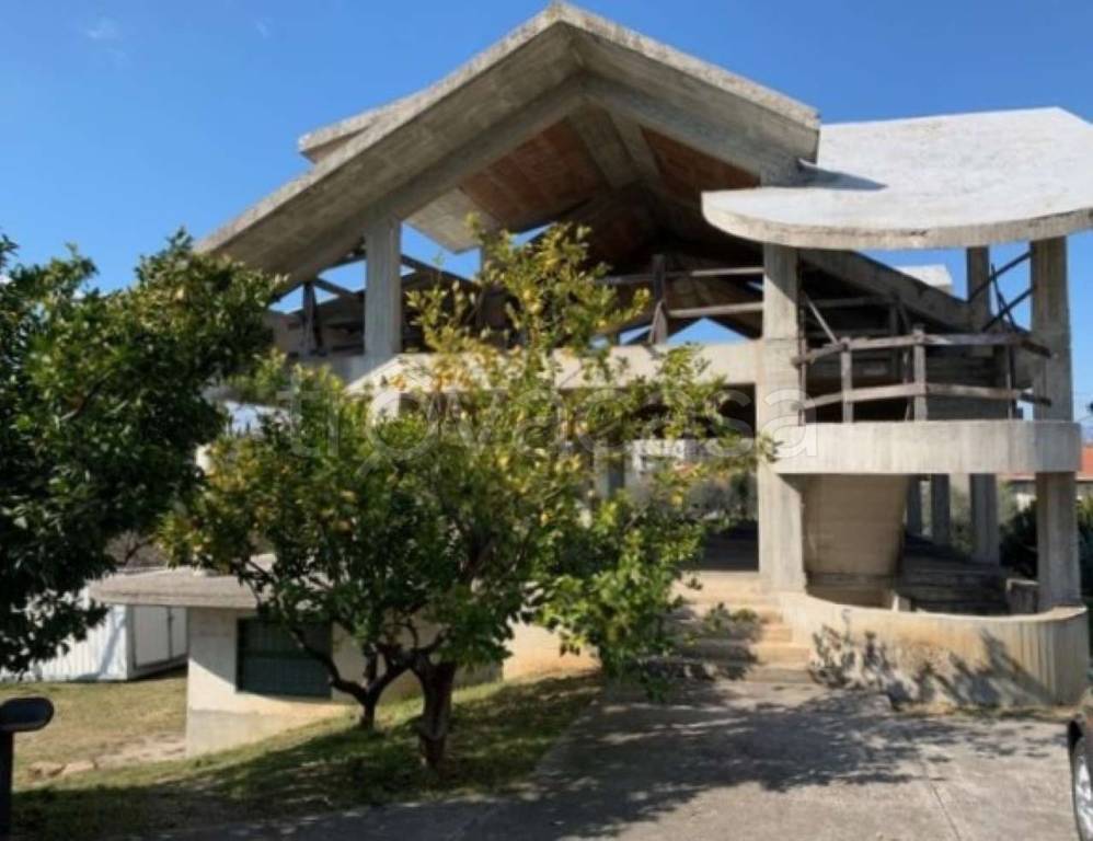 casa indipendente in vendita a Torrice